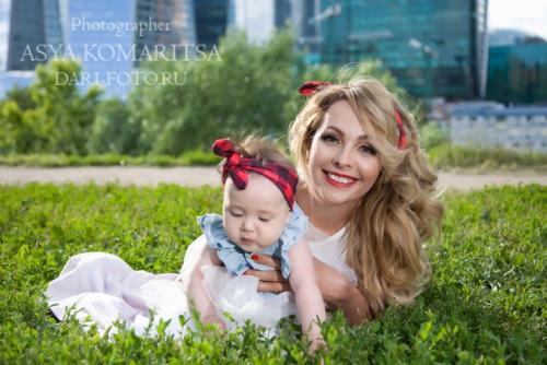 Летняя прогулка рядом с Moscow City с очаровательной лилией и ее семьей. 04