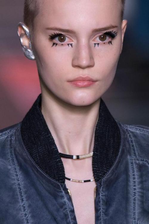 Макияж ушей: косметика вместо серёг и каффов. 08