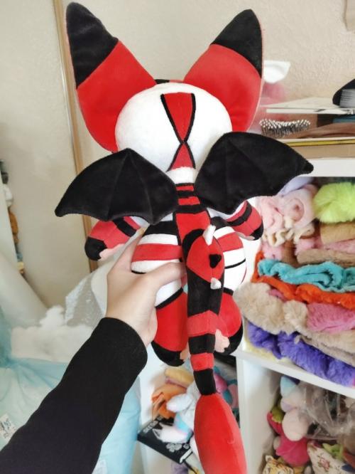 Основные фото со старой причёской, но она у него изменилась, как на последнем, сори опять торопилась. 02