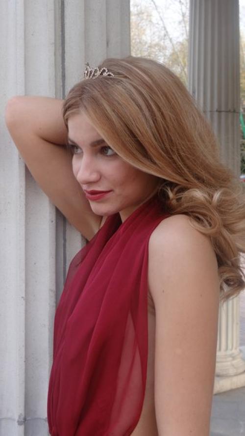 Номинация: женский модный образ Longhair (прическа на длинных волосах). 02