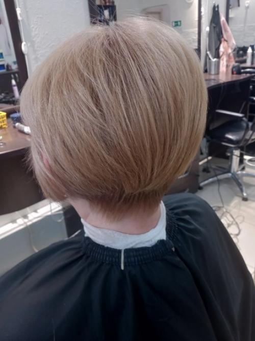 К нам обратилась милая дама исправить стрижку. 02