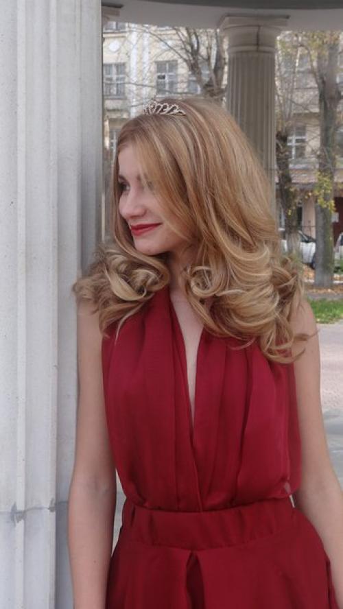 Номинация: женский модный образ Longhair (прическа на длинных волосах). 01