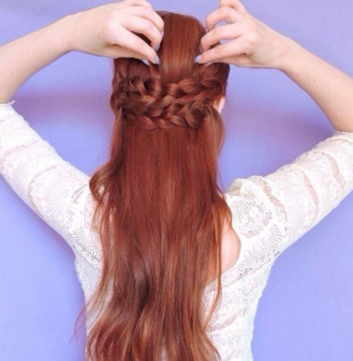 Красивая прическа на длинные волосы. 07