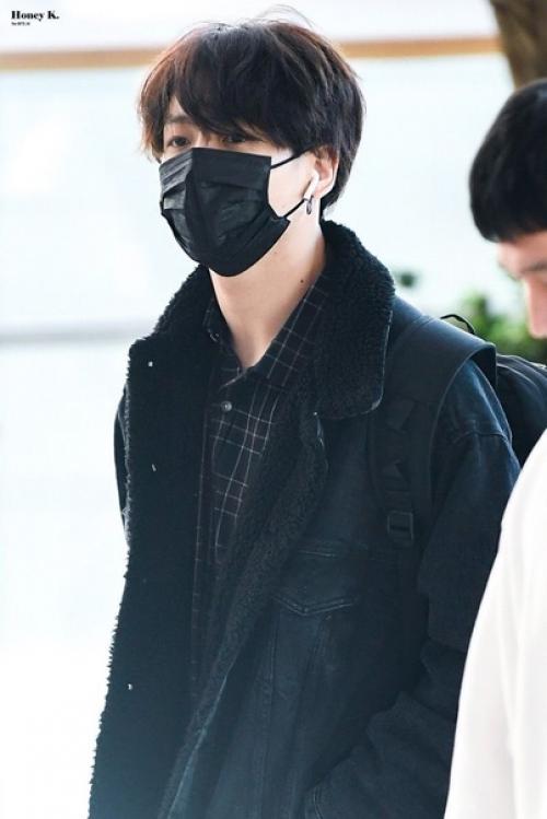 070122: нетизенам нравится, что чонгук не знает, как надо правильно одеваться. 06 070122: нетизенам нравится, что чонгук не знает, как надо правильно одеваться. 06