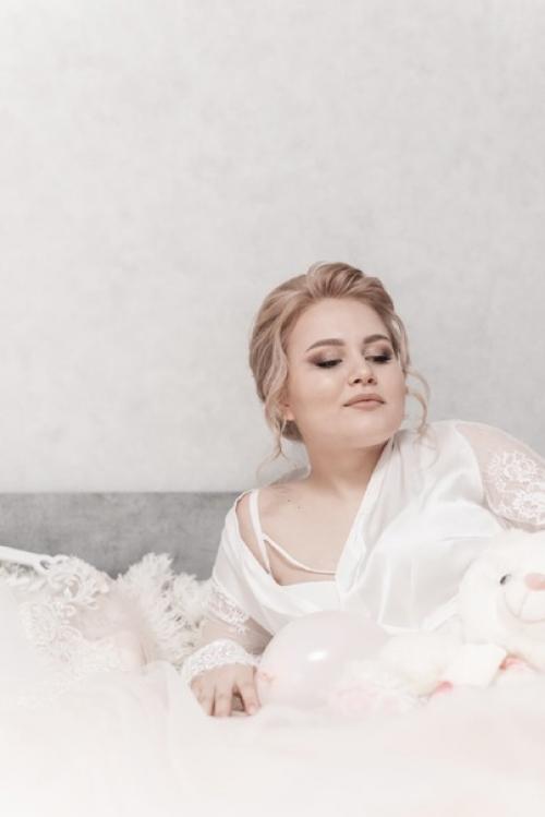 Образ невесты - это что-то очень трепетное, важное и для визажиста большая ответственность. 02