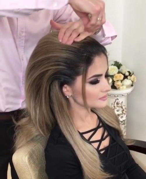 Для ценителей и ценительниц простых, но оригинальных причесок выставляю немного репортажных фото - поэтапного создания этой работы. 01