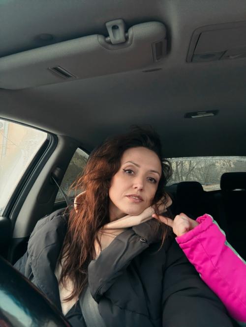 Лизе сделали миллион комплиментов по поводу кудрей за последние пару дней. 04