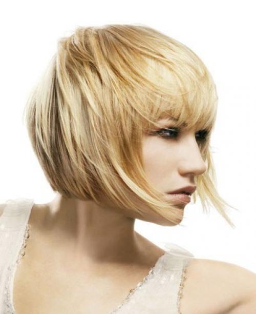 Стрижка боб.   В 20-е годы Ирен касл, американская танцовщица и модница, произвела сенсацию, обрезав волосы и сделав стрижку боб. 01