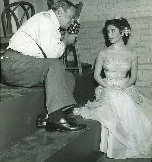 Выложу одни из своих любимых образов Элизабет, оба фильма 1948 года: Неугомонная Джулия и свидание с Джуди. 04