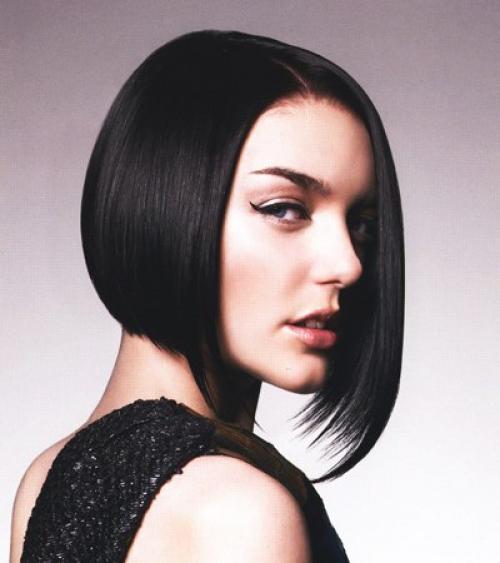 Стрижка боб.   В 20-е годы Ирен касл, американская танцовщица и модница, произвела сенсацию, обрезав волосы и сделав стрижку боб. 04