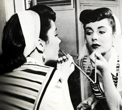 Выложу одни из своих любимых образов Элизабет, оба фильма 1948 года: Неугомонная Джулия и свидание с Джуди. 07