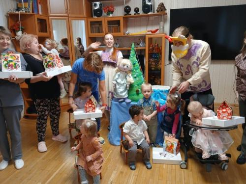 Ребята из фонда Содействие Детям - наши частые гости. 08