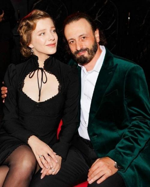 30 летняя Лиза Арзамасова и 52-летний Илья авербух отпраздновали годовщину свадьбы. 03