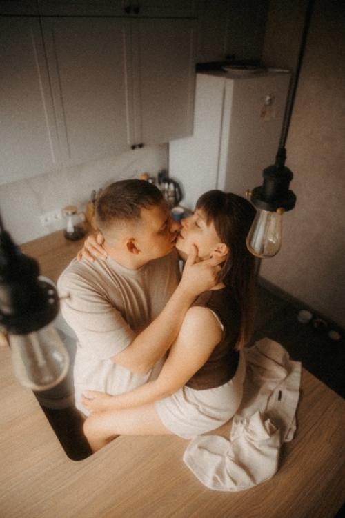 Моменты жизни. Я считаю, что лавстори и семейные фотосессии интереснее и ценнее снимать у вас дома, а не в студии. 04