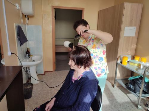 Каждая женщина мечтает выглядеть неотразимо, и прическа играет в этом немаловажную роль. 04