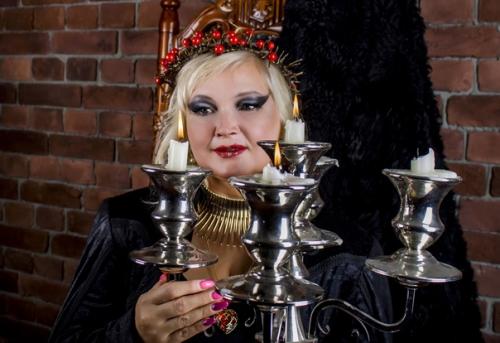 После урока по подиумному шагу и фотопозированию с очень талантливыми Дашей и алазаром состоялась фотосессия Готика. 03