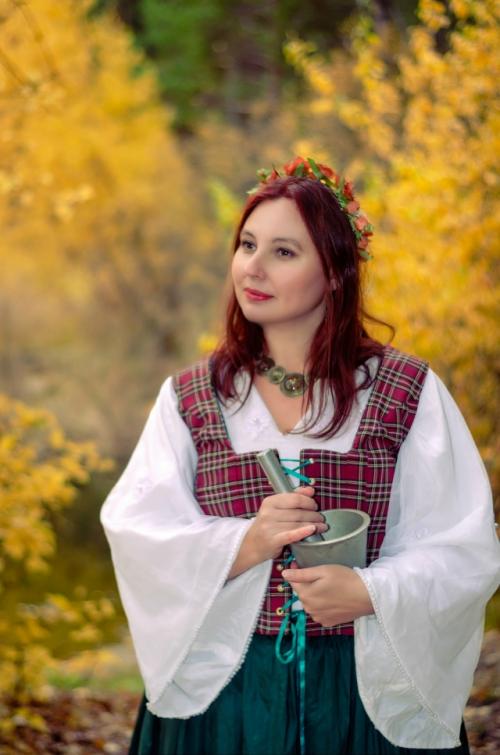 У нас сейчас невероятно красивая и тёплая осень, а это значит что ещё есть шанс сделать много красивых фотографий на память. 06