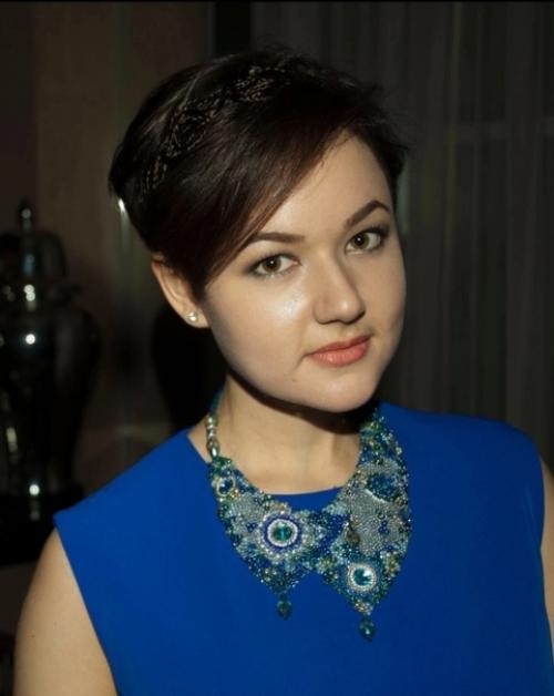 Эволюция причёски.  Модель - дочь. 09