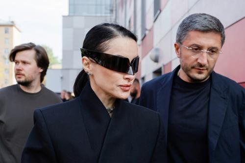 В Москве простились с легендарным ведущим КВН Александром масляковым. 05