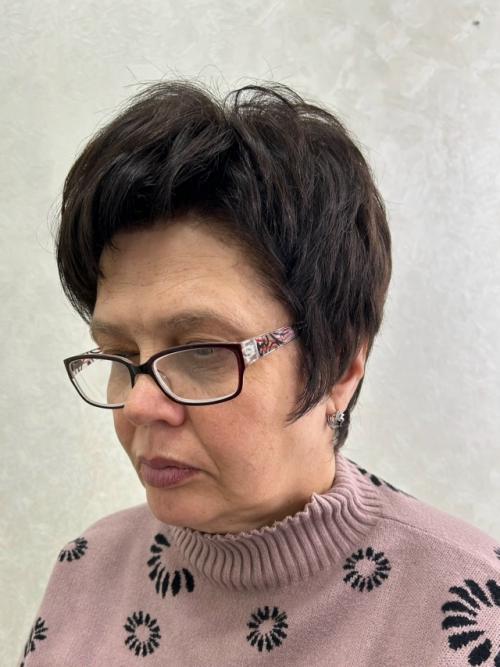 Не устаю говорить о том, что стрижка, цвет волос меняют внешность кординально. 03