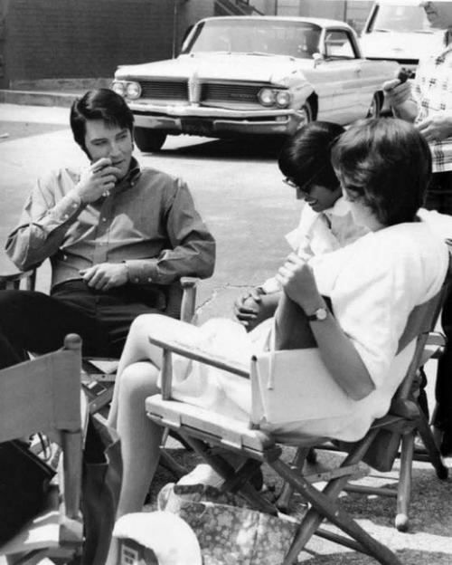 Элвис и Джейн Эллиот (сестра Барбара в Change of Habit 1969 года). 04 Элвис и Джейн Эллиот (сестра Барбара в Change of Habit 1969 года). 04