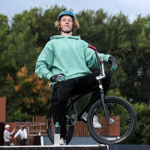 Кудрявый заговор!  Почему у большинства райдеров кудрявые волосы? 04