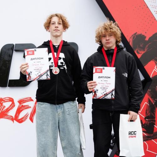 Кудрявый заговор!  Почему у большинства райдеров кудрявые волосы? 02