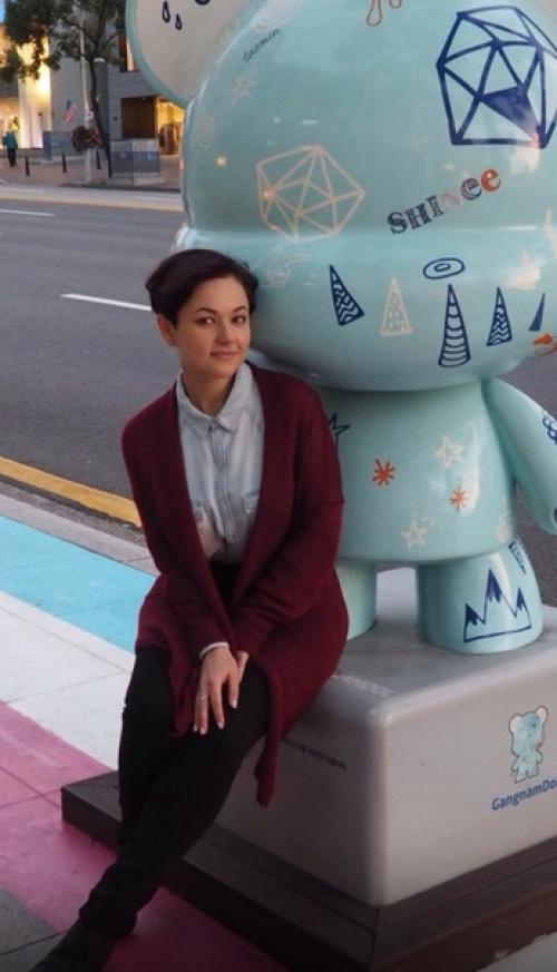 Эволюция причёски.  Модель - дочь. 04