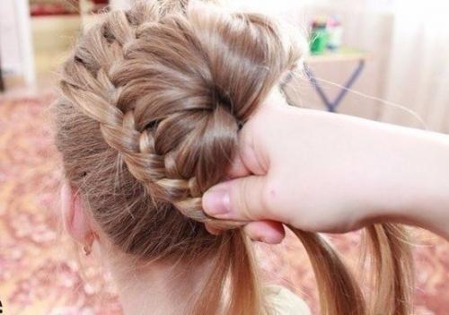 Аккуратная и красивая прическа для девочки? 06