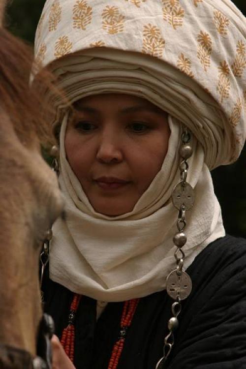 - Казахский традиционный женский головной убор. 07 - Казахский традиционный женский головной убор. 07