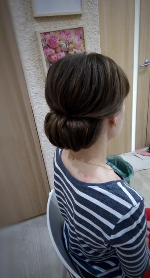 Небольшой урок по прическе, которую вы с лёгкостью сможете сделать не только своим близким, но и сами себе. 01