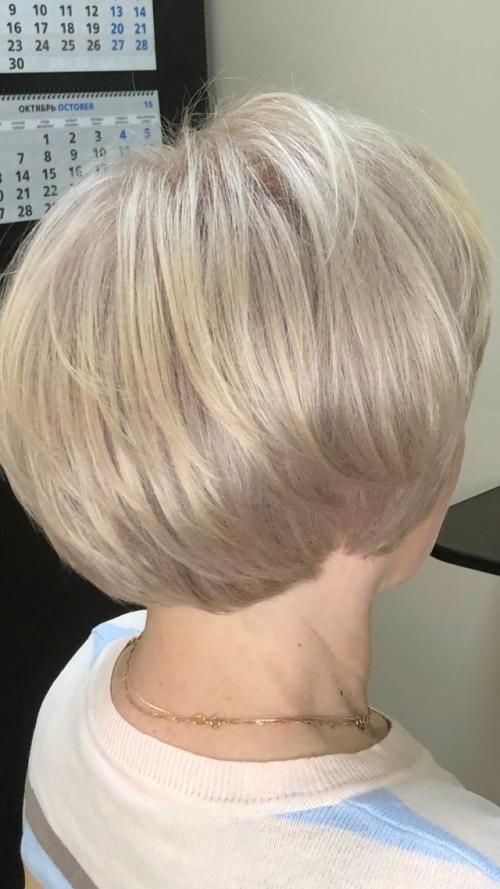 Натуральный блонд в естественной гамме ( обесцвечивание корней волос + уход после обесцвечивания + тонирование + уход + стрижка). 01