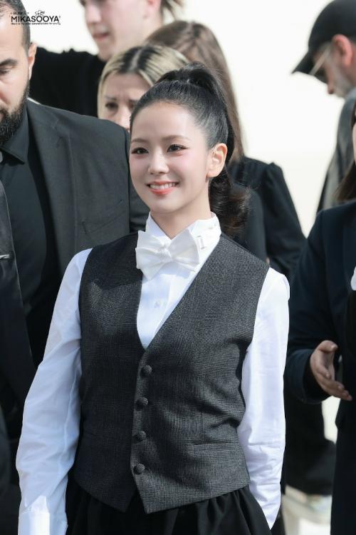 Джису на шоу Dior. 08 Джису на шоу Dior. 08