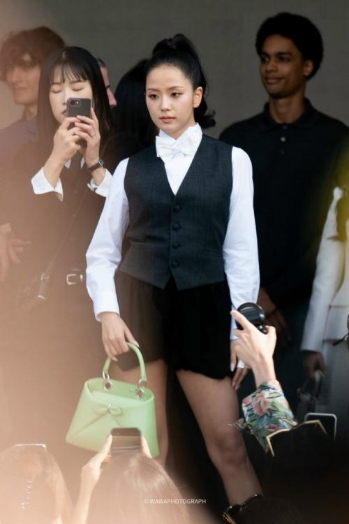 Джису на шоу Dior. 07 Джису на шоу Dior. 07