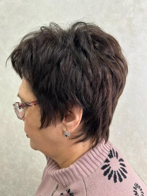 Не устаю говорить о том, что стрижка, цвет волос меняют внешность кординально. 01