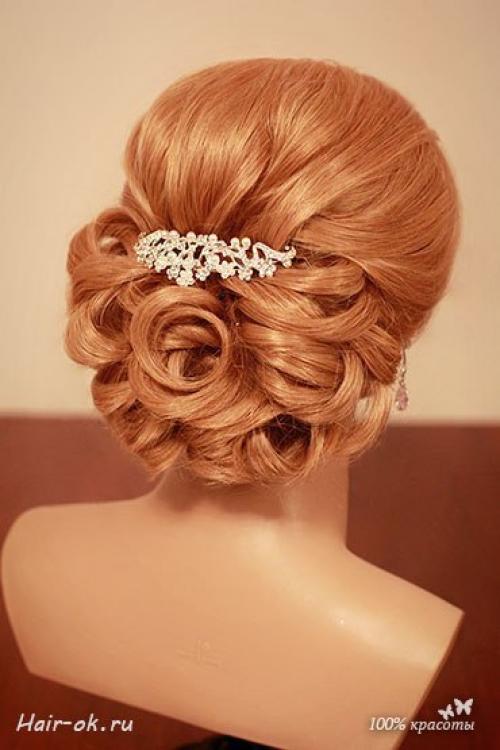 Красивая прическа с маленькой диадемой. 08 Красивая прическа с маленькой диадемой. 08