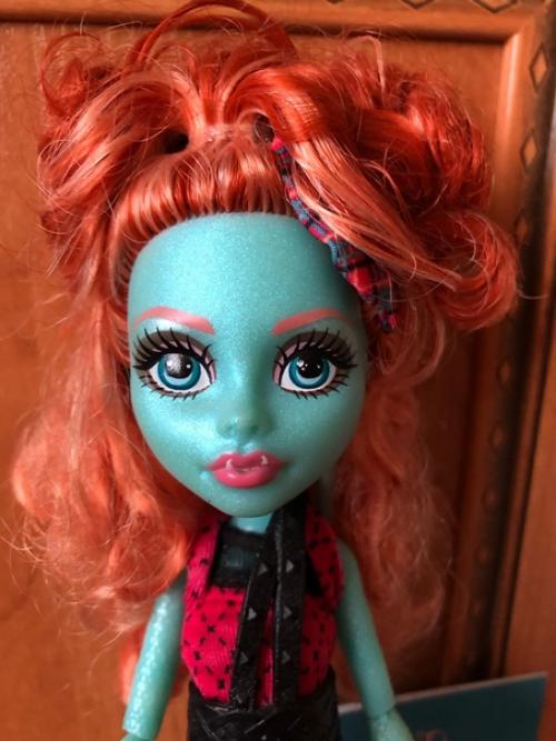 Доброго дня!  Робекка живая в хорошем состоянии, рабочая или нет, не знаю, батареек нет. 2. 05