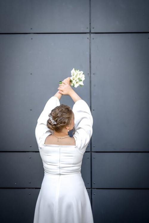 Именно на таких фото очень хорошо видна прическа невесты ( макияж - постом ниже). 01