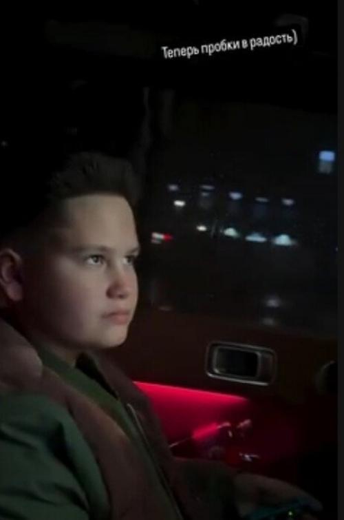 Дубай вместо школы: прилучный показал жизнь сына, которого он не вернул муцениеце. 01