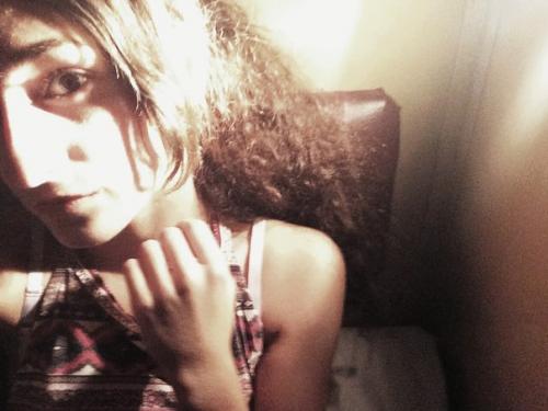 Поясните, пожалуйста. P. s. 4 фото специально, чтоб было видно брови (знаю, что я на нём не оч получилась). 02