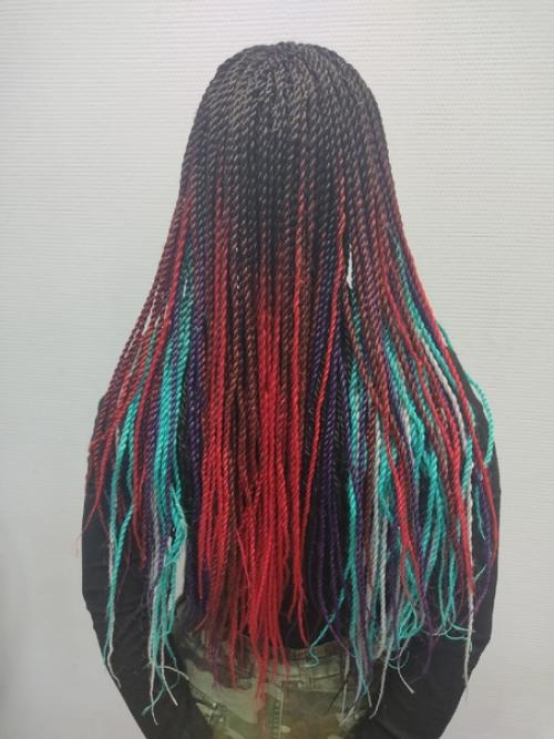 Есть 2 типа людей, те кому косы не нравятся, и те кто без них жить не может. 01