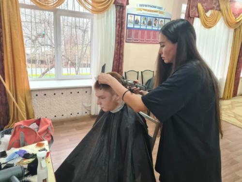 Мы благодарим парикмахеров Барбершоп за красивые стрижки наших ребят! 03