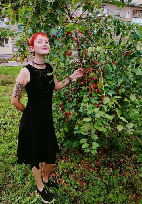 После публикации, где я на снимках с длинными волосами, пришло много отзывов о том, что такая прическа хорошо смотрится. 03