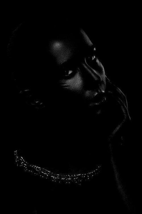 Ретушь портрета.  Фото предоставил фотограф: Krzysztof Halaburda, модель: Maja C., Make - up Artist: Weronika Sikora. 05