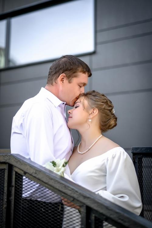 Именно на таких фото очень хорошо видна прическа невесты ( макияж - постом ниже). 03