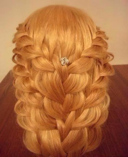 Ажурная прическа. Укладка из трех слоев состоит. 02