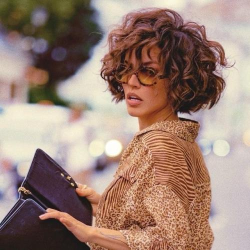 Популярные стрижки для вьющихся волос. 03