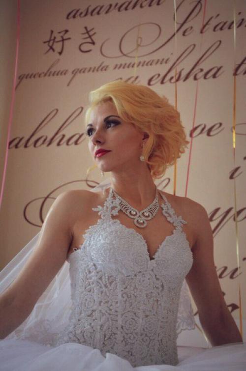 Свадебный, вечерний макияж, а также свадебные, вечерние прически, наращивание ресничек. 01