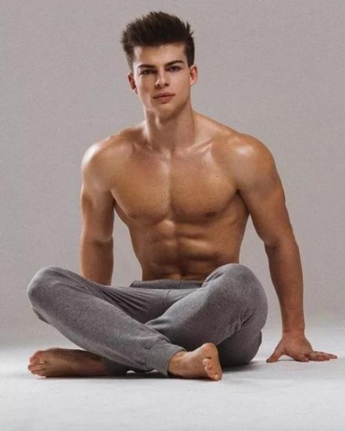 Не знала, что у Газманова такой красивый сынок! 03