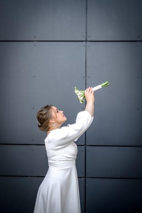 Именно на таких фото очень хорошо видна прическа невесты ( макияж - постом ниже). 02